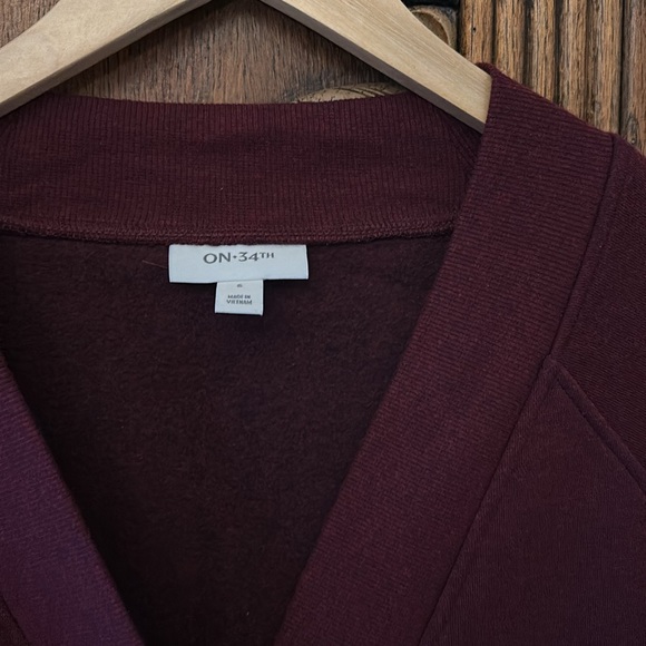 On 34th cardigan NWOT Red Snaps Modern Small - Picture 3 of 4